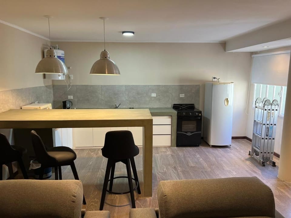 Kitchen or kitchenette, Dining area, oven