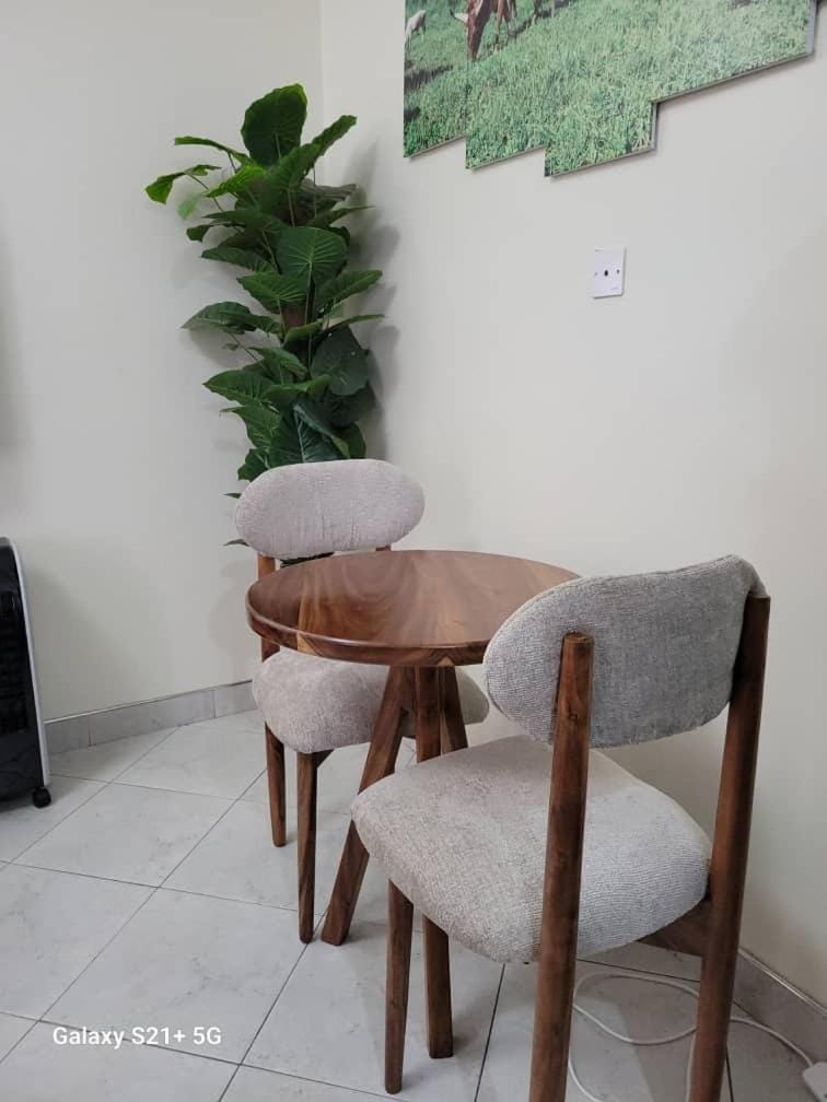 Barksdale Cheap homes in Kisasi with AC, Wi-Fi & Netflix Apartment in Kampala