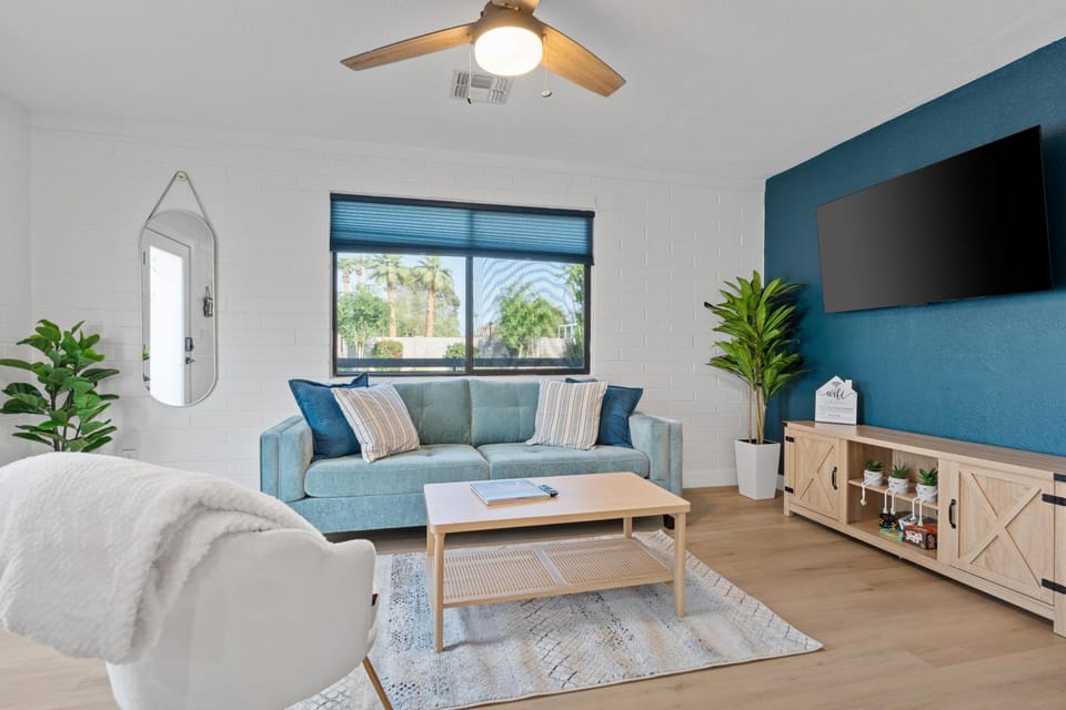 Biltmore 2BR Bungalow #4 - Workspace, Free Parking, Laundry, Patio! Apartment in Phoenix