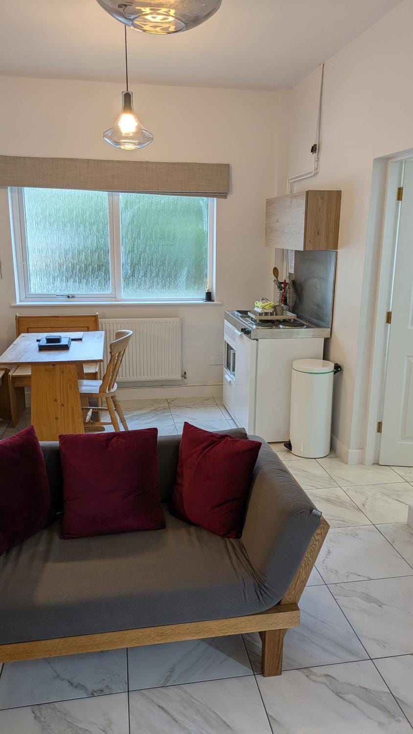 Kitchen or kitchenette, Living room, Seating area