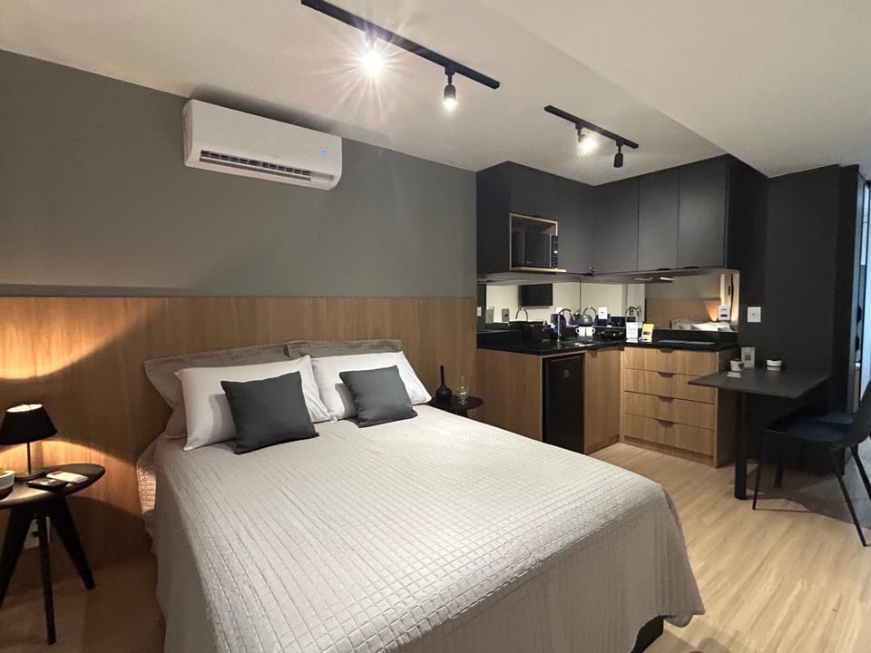 Bedroom, air conditioner