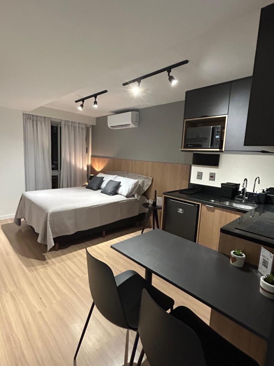 Uni Home 113 - COM ESTACIONAMENTO GRATUITO - Studio moderno e novo perto do MAC - Boa Viagem Apartment in Niterói