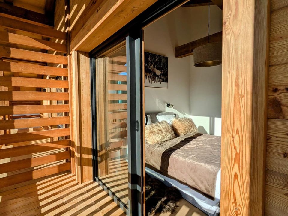 Demi-chalet haut de gamme 3 chambres à La Clusaz avec vues superbes - FR-1-459-243 Chalet in Manigod