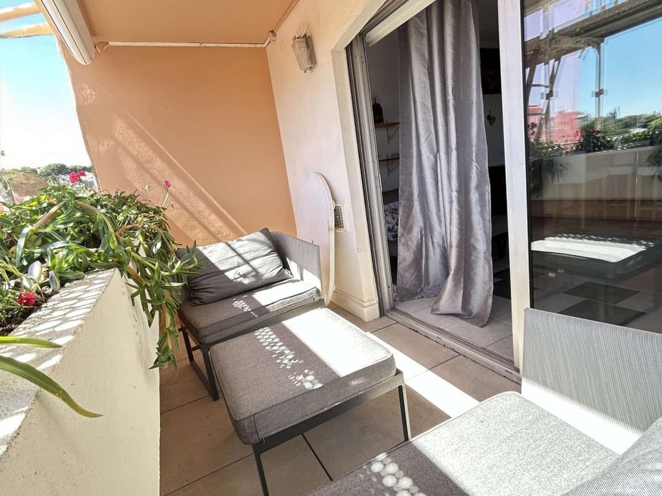 Studio cosy à Sainte-Maxime avec parking sécurisé - FR-1-226-560 Apartment in Sainte-Maxime