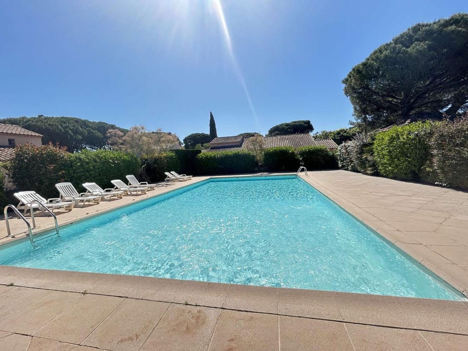 Villa Méditerranéenne 5 pièces, 8 pers, Terrasse, Jardin, Parking - FR-1-226-559 House in Sainte-Maxime