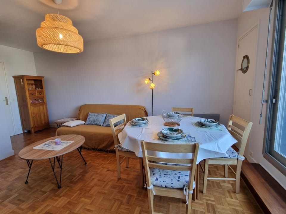 Appartement T3, proche plage et commerces, animaux admis - FR-1-775-23 Apartment in Brittany