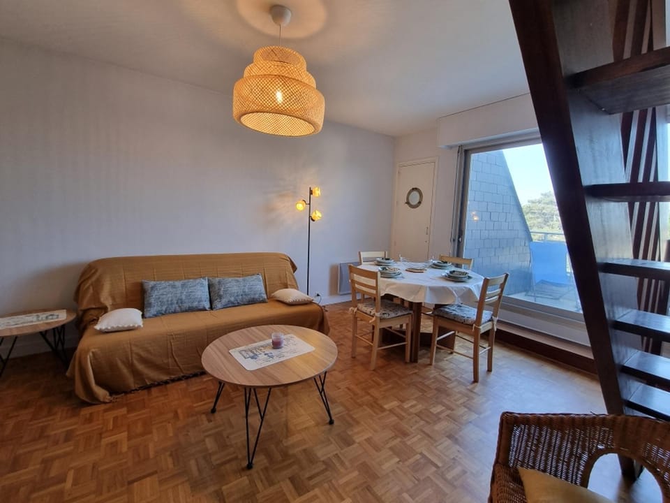 Appartement T3, proche plage et commerces, animaux admis - FR-1-775-23 Apartment in Brittany