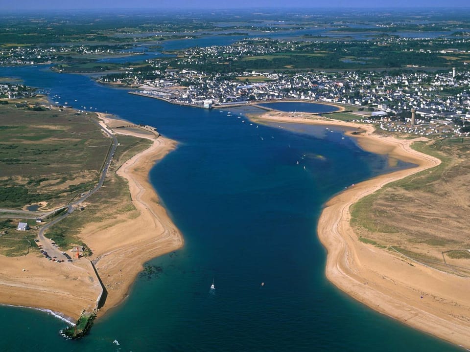 Étel - Appart T3 de 82 m² avec parking sécurisé - FR-1-479-230 Apartment in Étel