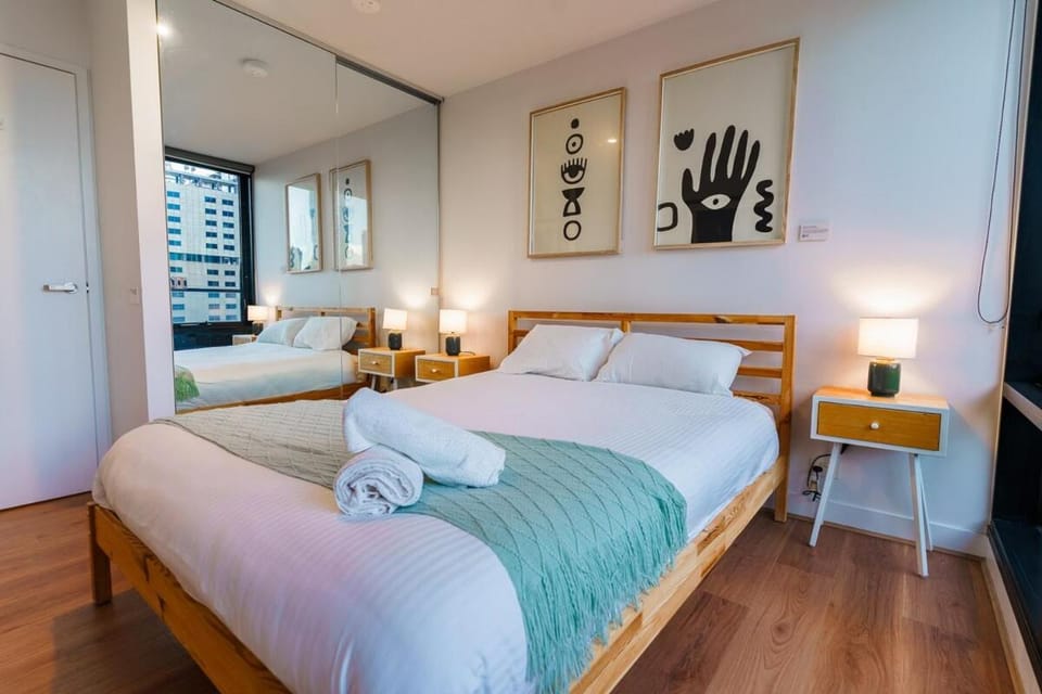 Skyline Escape I Chic City Stay & Free Parking Apartment in Southbank