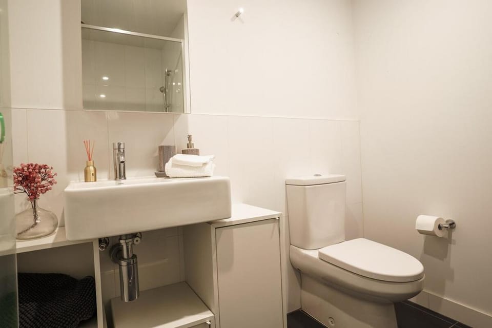 Skyline Escape I Chic City Stay & Free Parking Apartment in Southbank