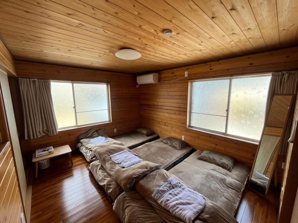 閑静な立地 繁華街とコンビニ バス停徒歩圏内 奄美 Guest House iroha 1日1組 2025年5月 Open Quiet Location Near Downtown One Group Per Day Bed and Breakfast in Japan