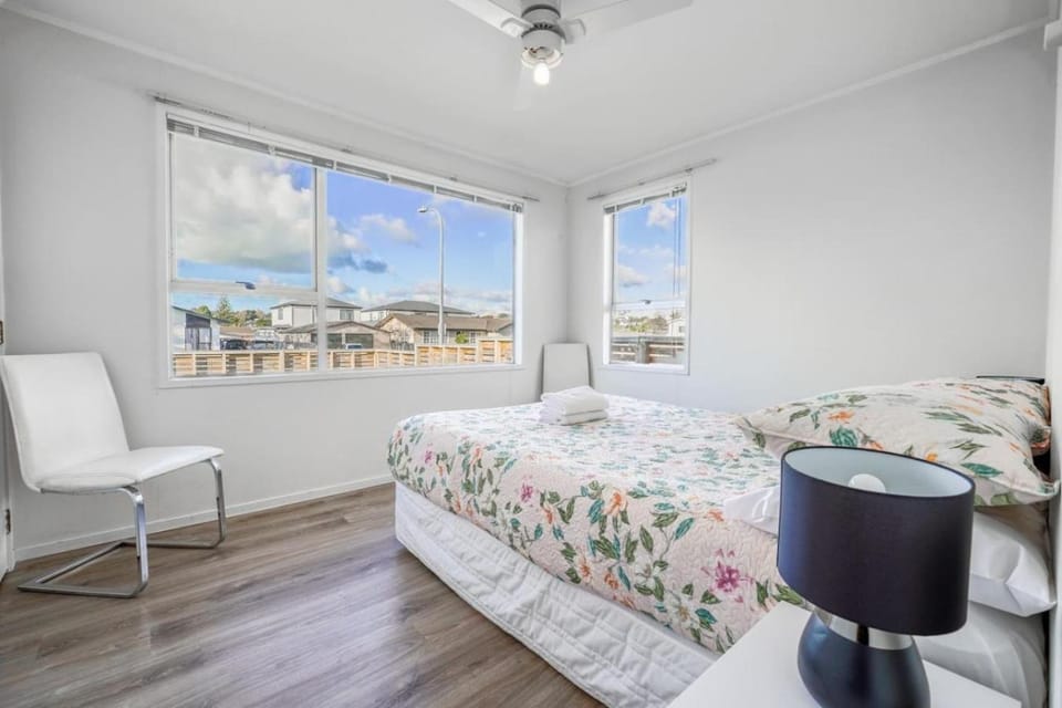 Stunning Two Bedroom House in in Half Moon Bay House in Auckland