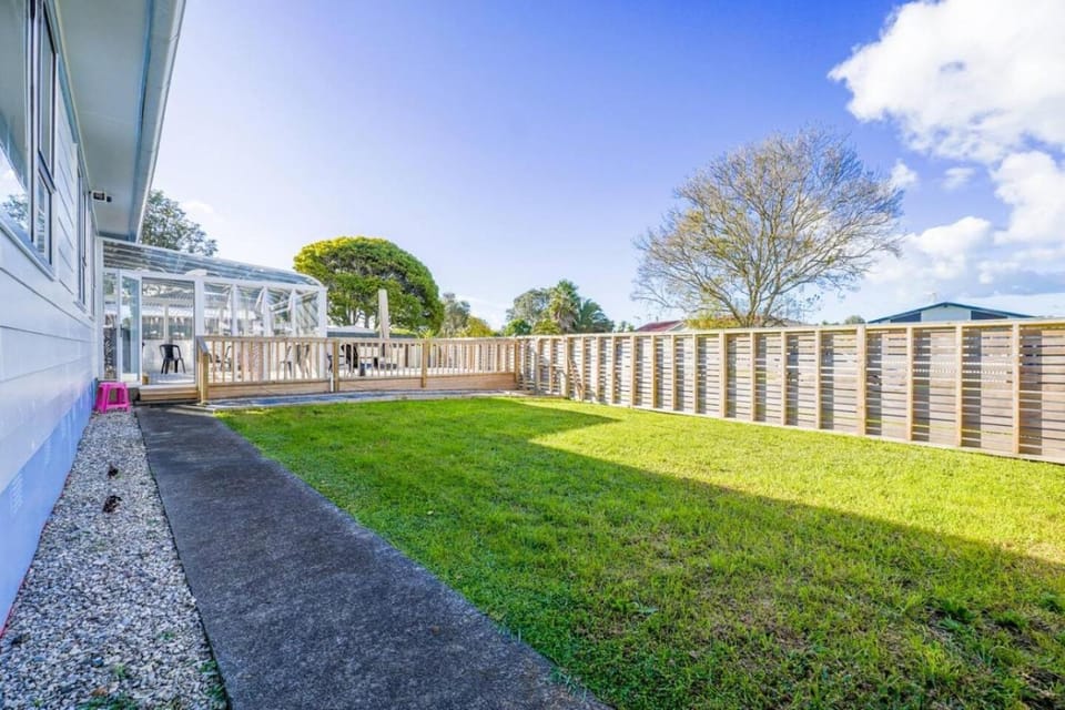 Stunning Two Bedroom House in in Half Moon Bay House in Auckland