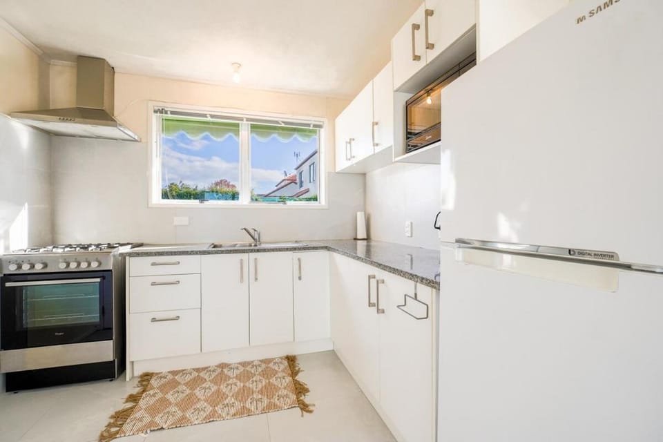 Stunning Two Bedroom House in in Half Moon Bay House in Auckland