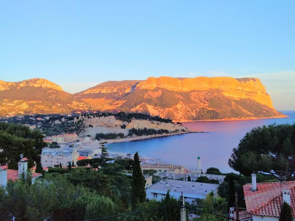 Nearby landmark, Sea view