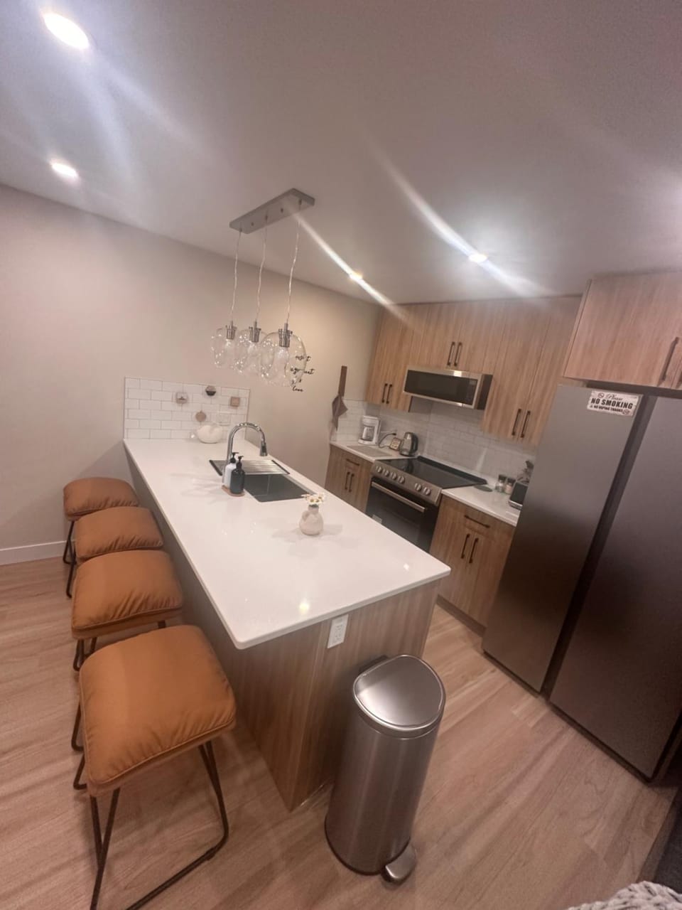 Kitchen or kitchenette, Dining area, stove