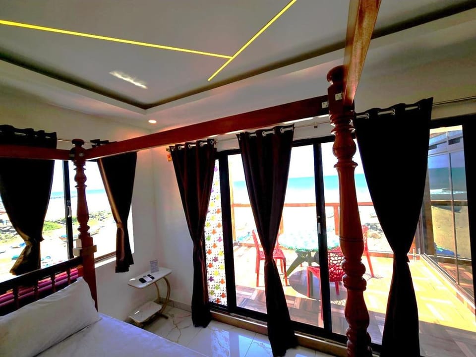 Bed, Natural landscape, View (from property/room), Balcony/Terrace, Photo of the whole room, Seating area, Bedroom, Sea view