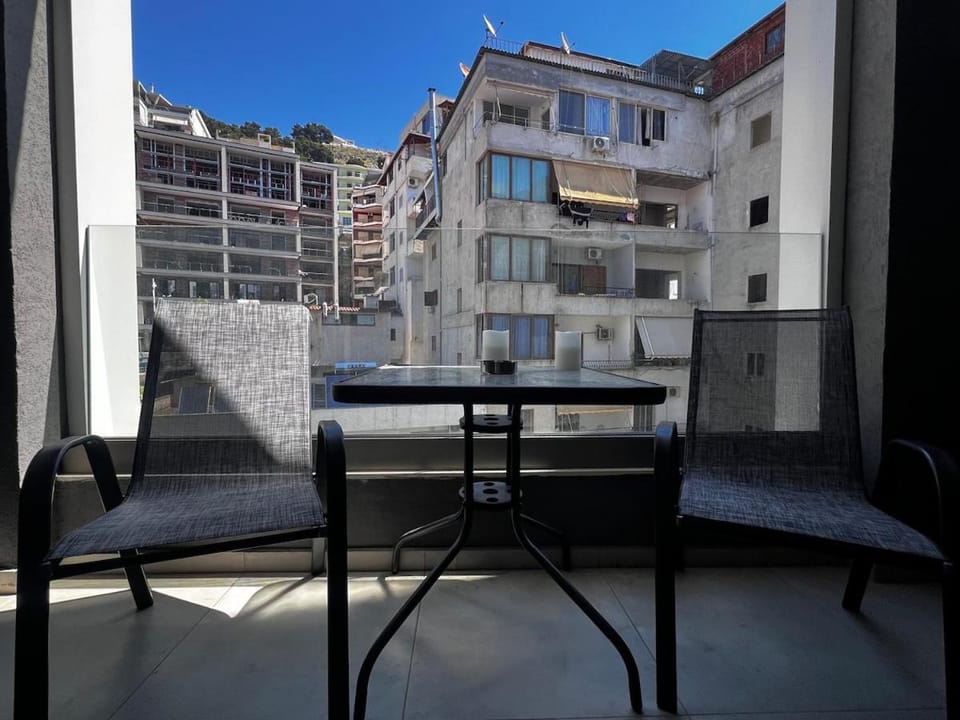 Balcony/Terrace, Balcony/Terrace, Living room, Seating area, Dining area