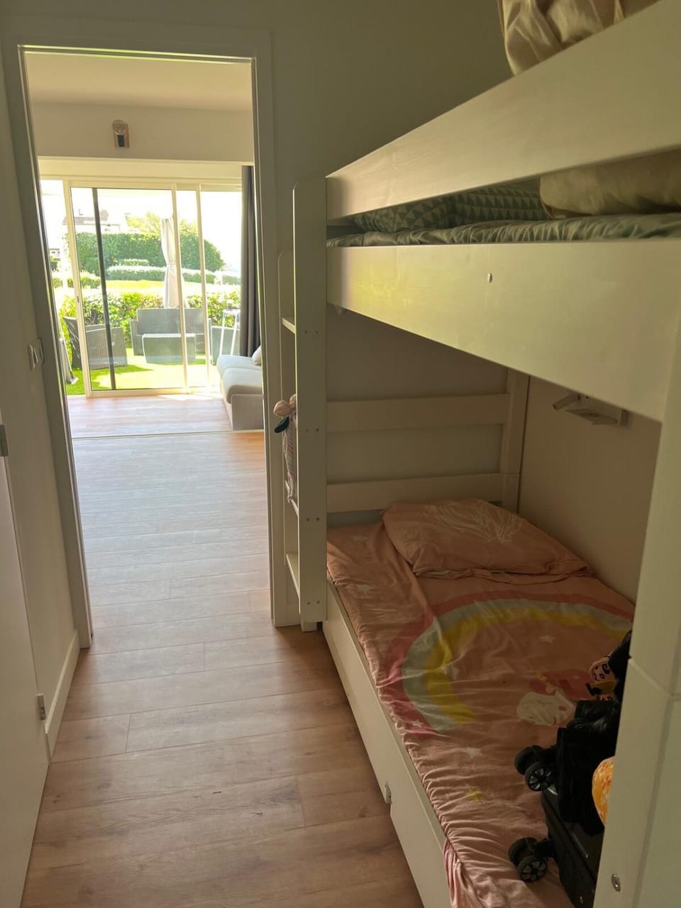 Bedroom, bunk bed