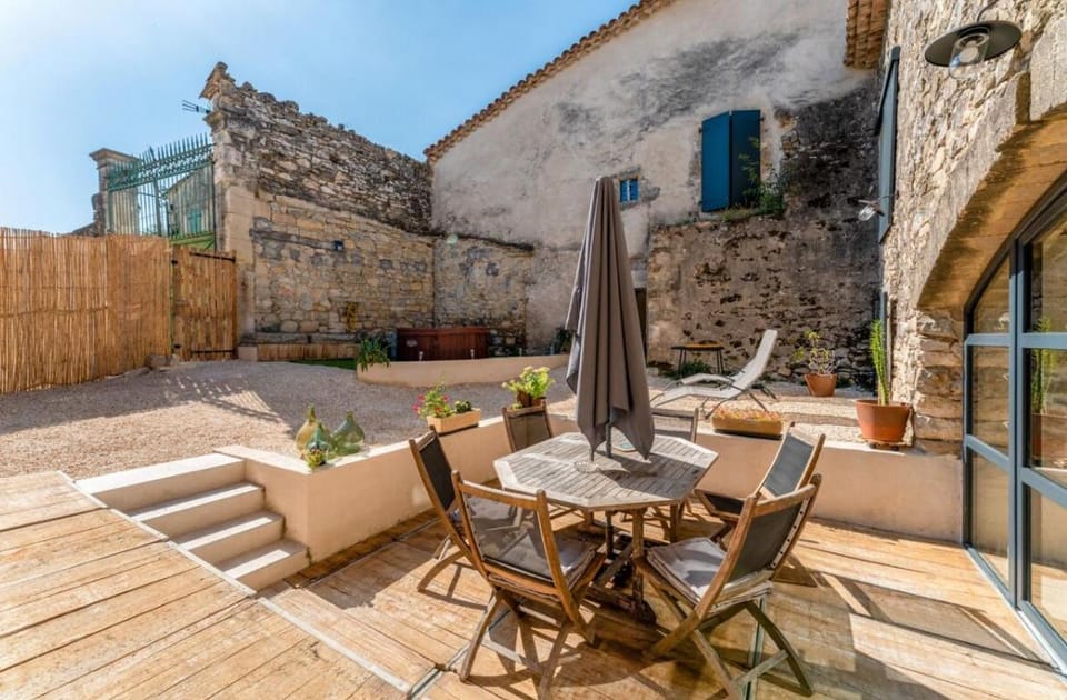 La grangerie grange en pierre avec spa House in Occitanie
