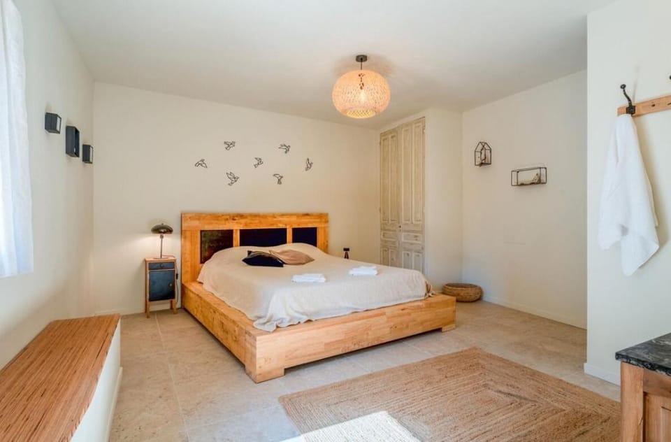 La grangerie grange en pierre avec spa House in Occitanie