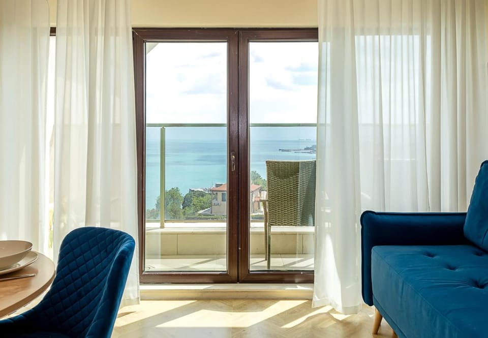 Living room, Sea view