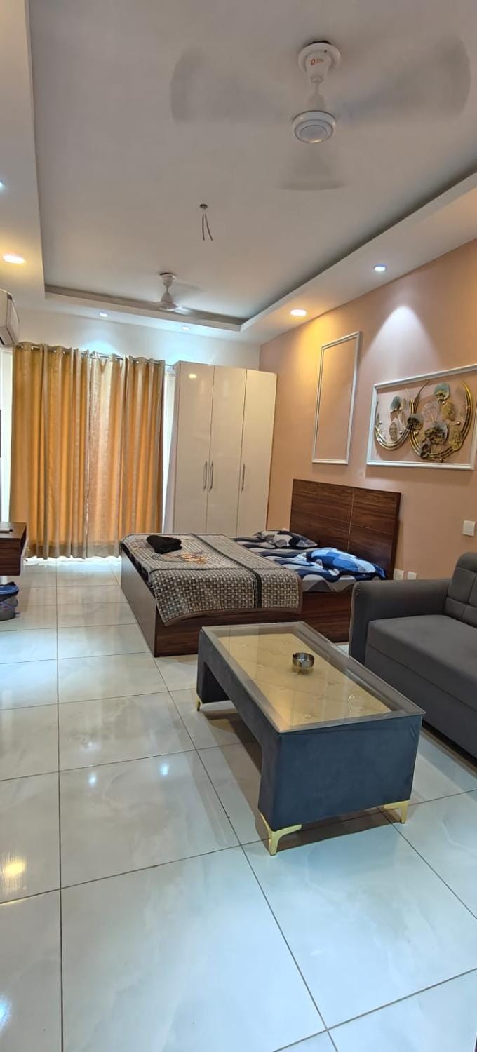 Gen Z# Couple Friendly Relax & Comfy Condo Apartment in Noida