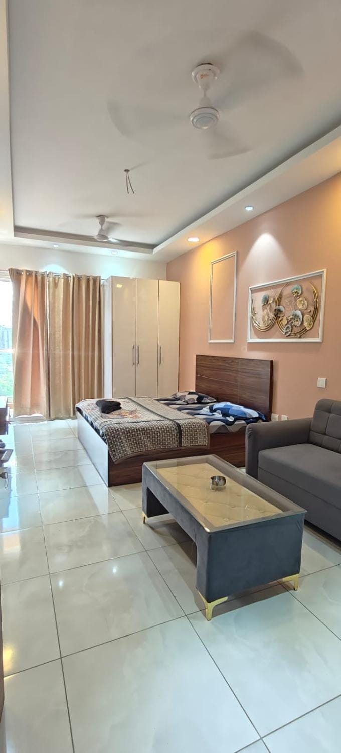 Gen Z# Couple Friendly Relax & Comfy Condo Apartment in Noida