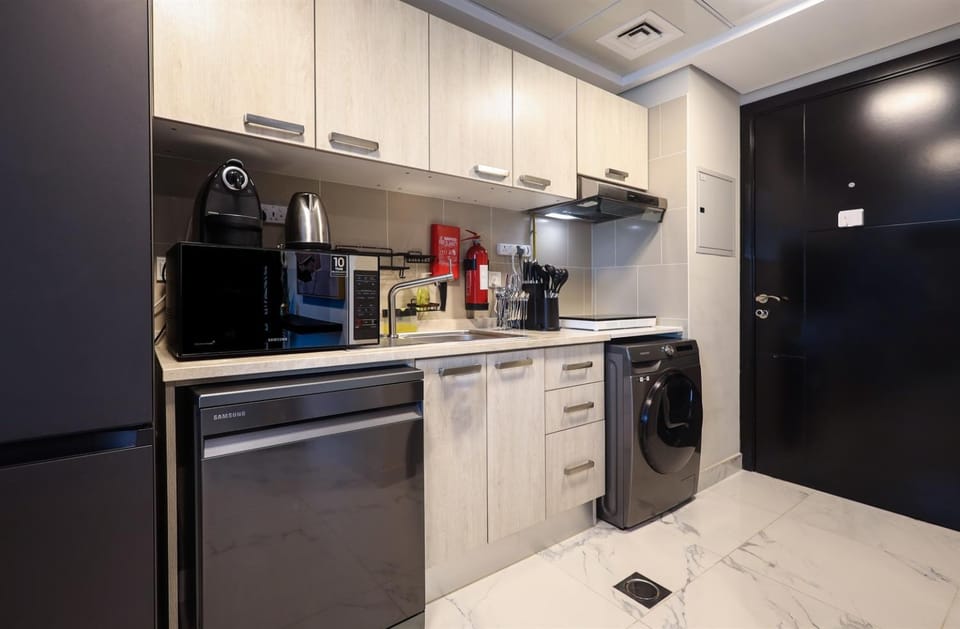 Elite LUX Holiday Homes - Cozy 2BR Getaway Minutes from Expo City, Dubai Apartment in Dubai