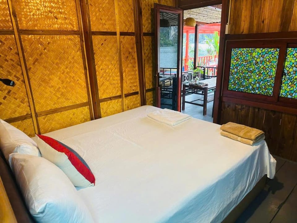 Eco Floating Stay Cai Beo Farm Stay in Laos