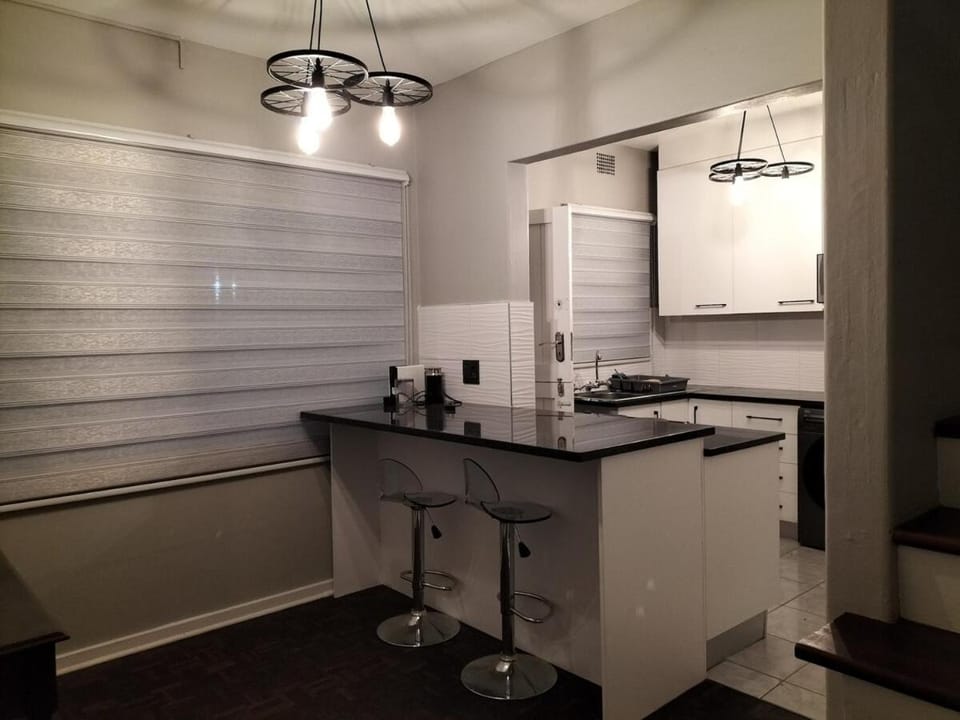 Rhodesfield's Hidden Gem Apartment in Gauteng