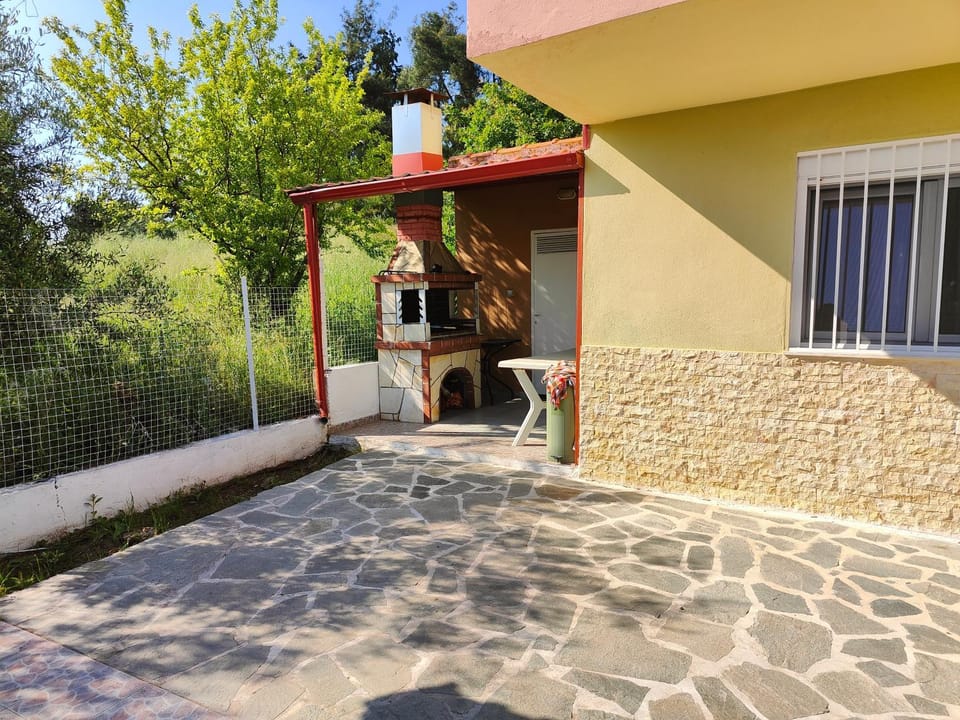 Property building, Patio, BBQ facilities, Balcony/Terrace