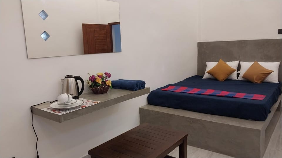 102 1B boossa galle Hotel in Southern Province