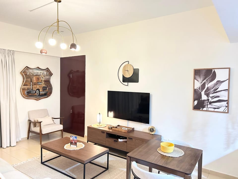 Beachside Spacious Studio at the heart of JBR Apartment in Dubai