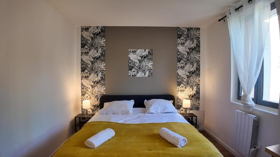 Bed, Bedroom