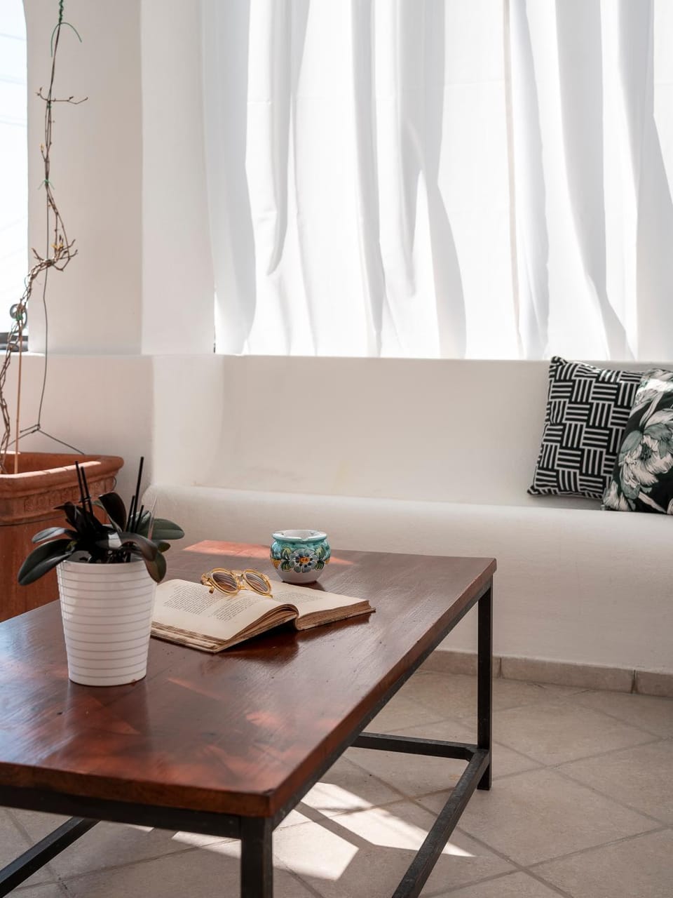 Living room, Dining area