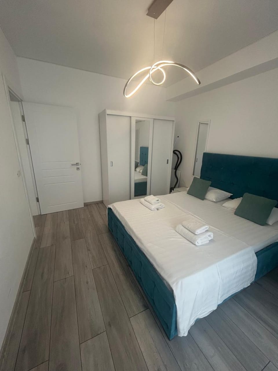 Bed, Photo of the whole room, Bedroom, towels, wardrobe