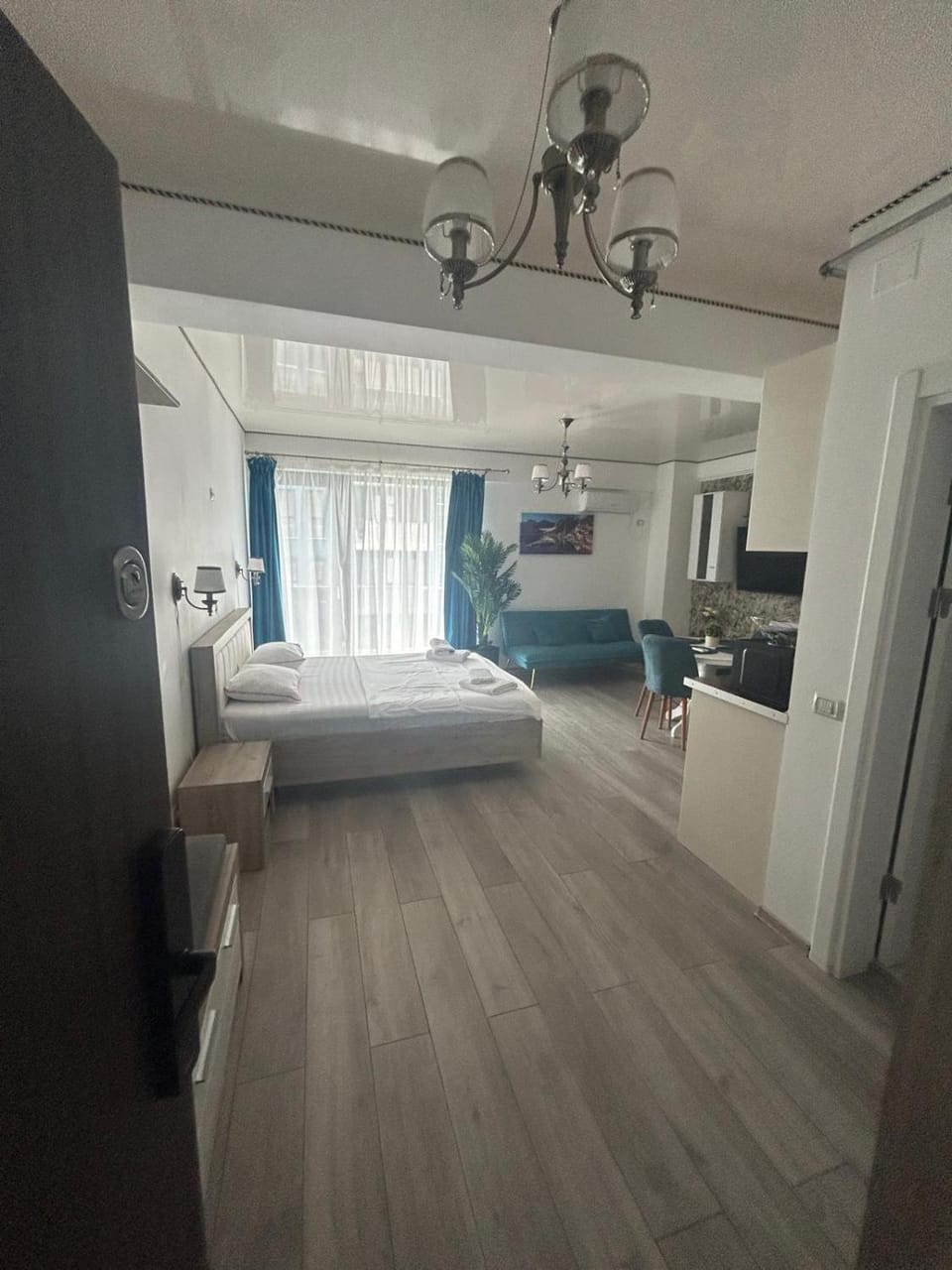 Bed, Kitchen or kitchenette, Photo of the whole room, Bedroom