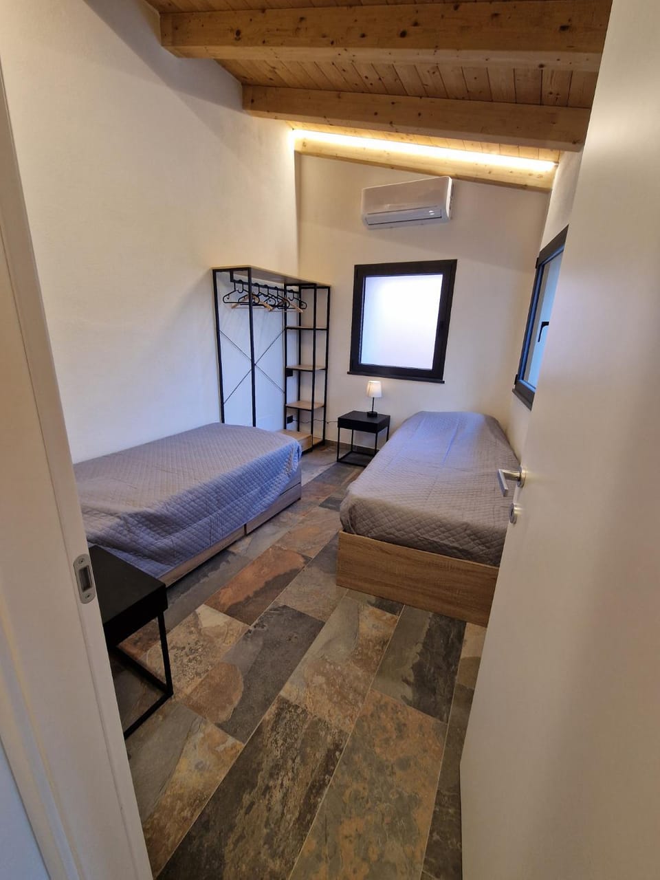 Bed, Photo of the whole room, Bedroom, air conditioner