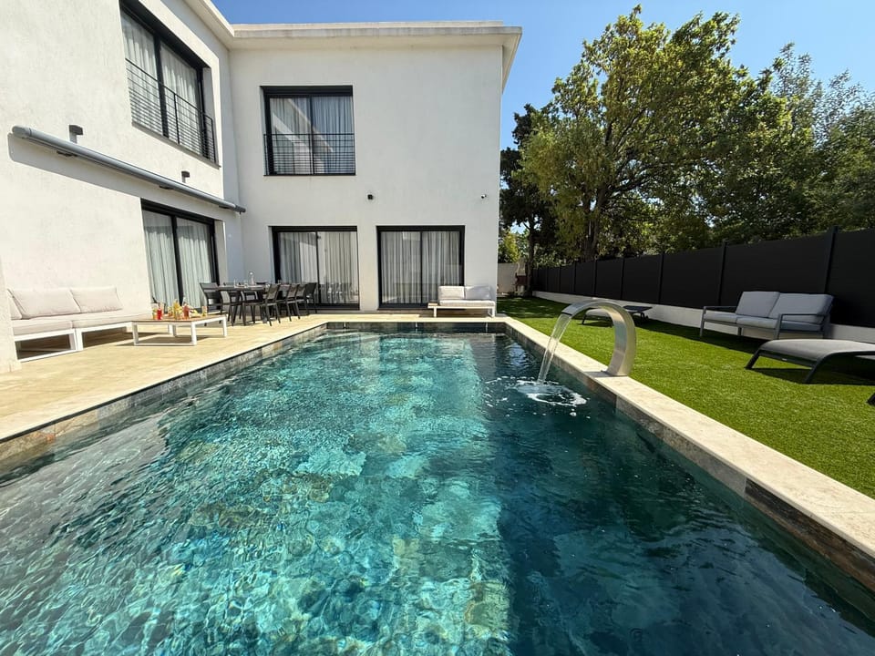Property building, Garden, Garden view, Pool view, Swimming pool, sunbed