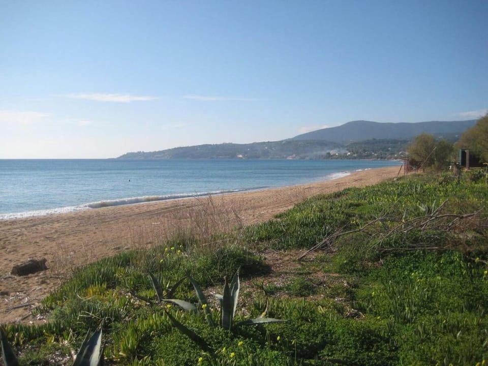House on the wave relax House in Messenia
