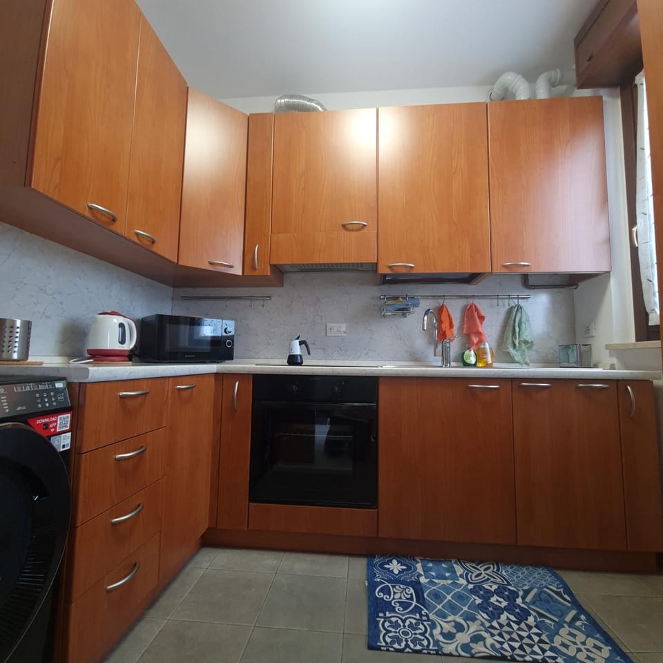 Kitchen or kitchenette, Kitchen or kitchenette, stove