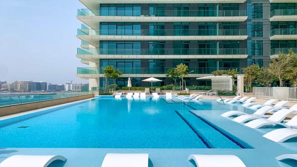 Property building, Swimming pool