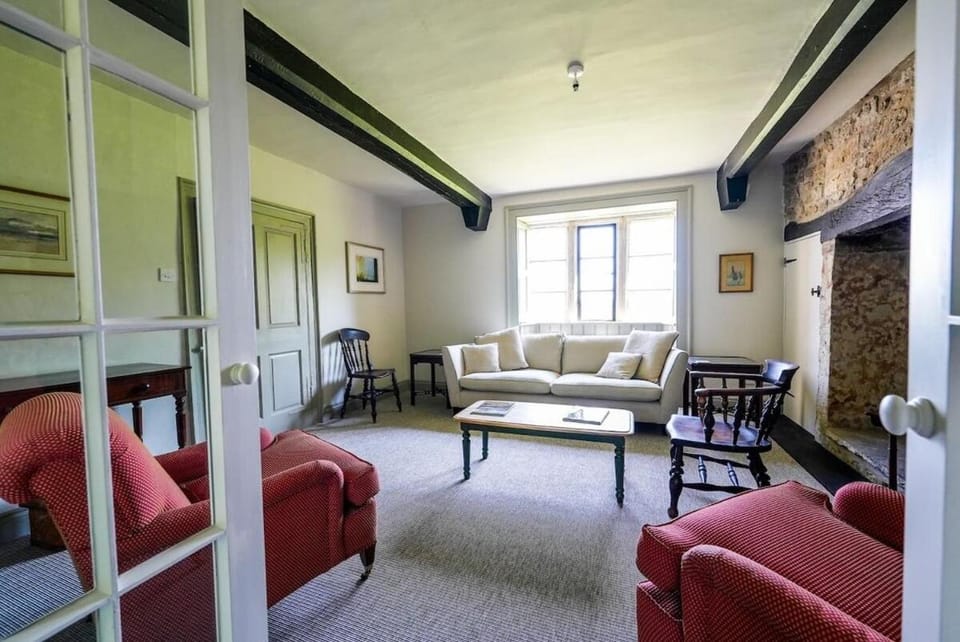 Luxury 4 Bed Farmhouse on Rewilding Estate House in West Dorset District