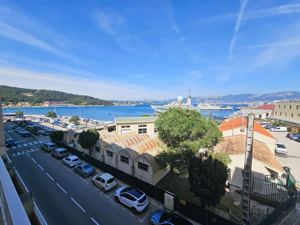 Bel appartement 3 couchages, climatisé, WIFI, vue mer, tout à pied Apartment in French Riviera