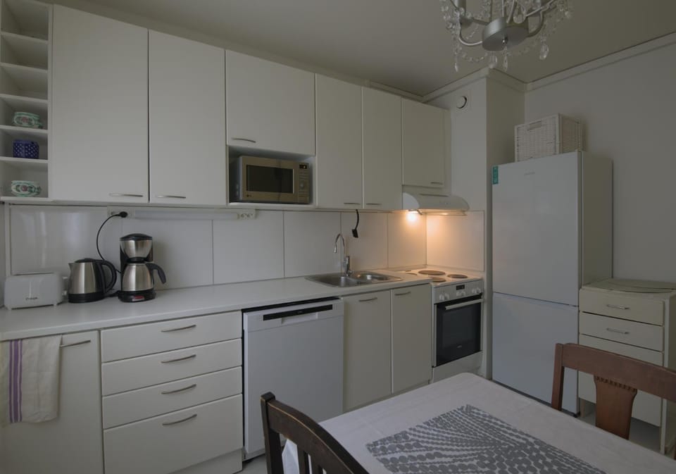 Coffee/tea facilities, Kitchen or kitchenette, dishwasher, oven, toaster