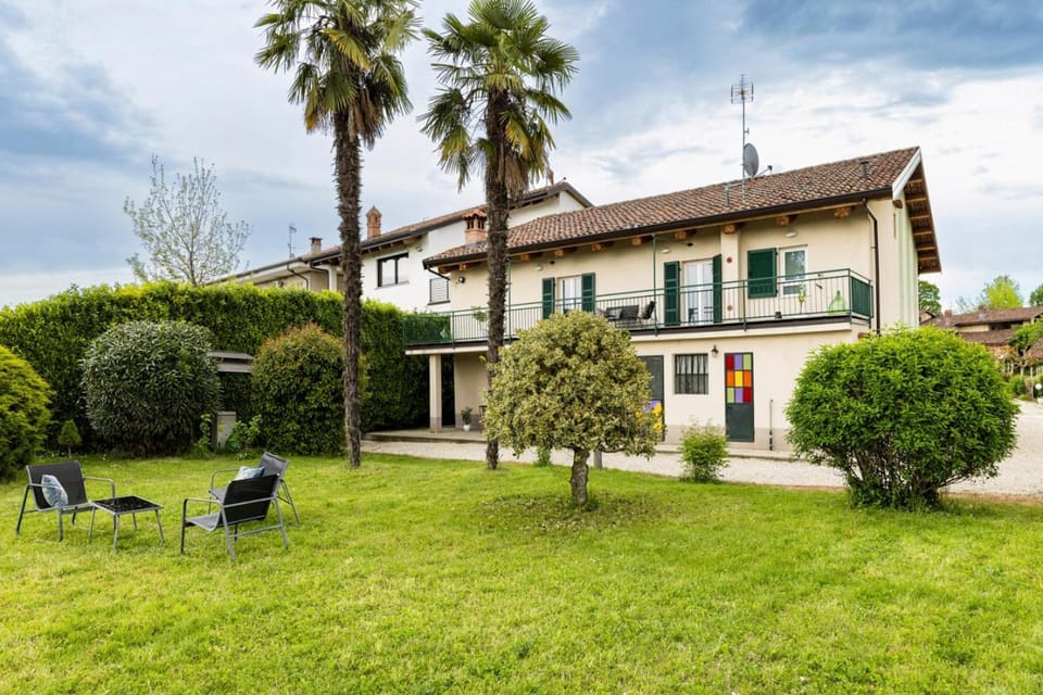 Property building, Patio, Natural landscape, BBQ facilities, Garden, Garden view, Landmark view, Mountain view