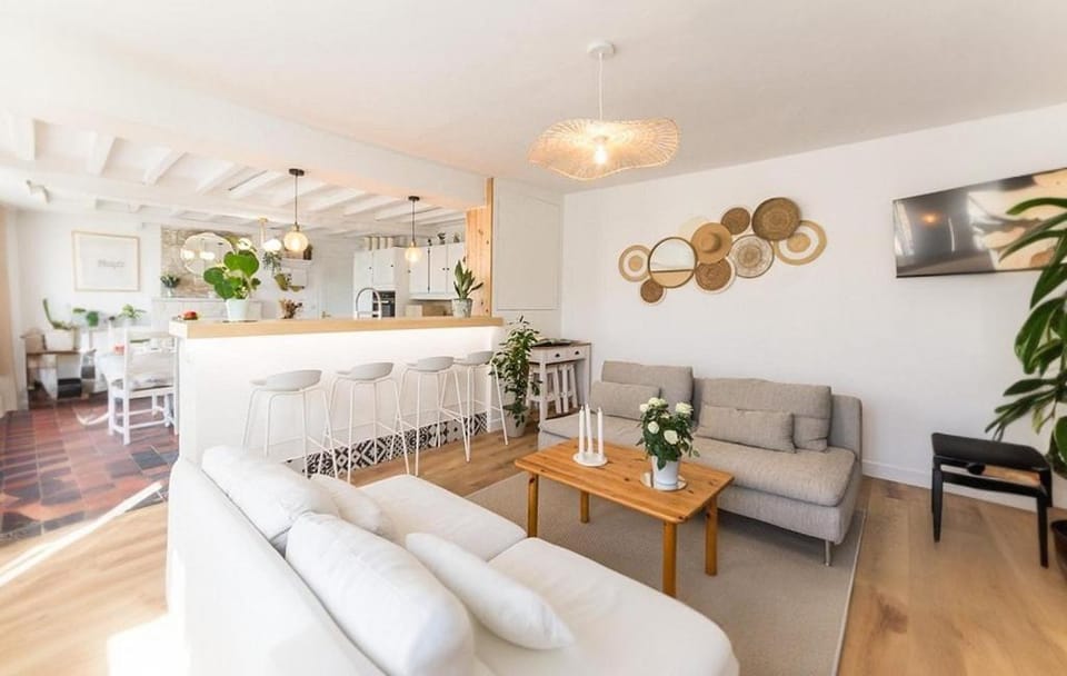 Maison de la Marquise, 15 couchages, 200m2, cour privative, salle de reception, 4 chambres doubles, 1 dortoir 7 couchages, spa linge en option Villa in Normandy