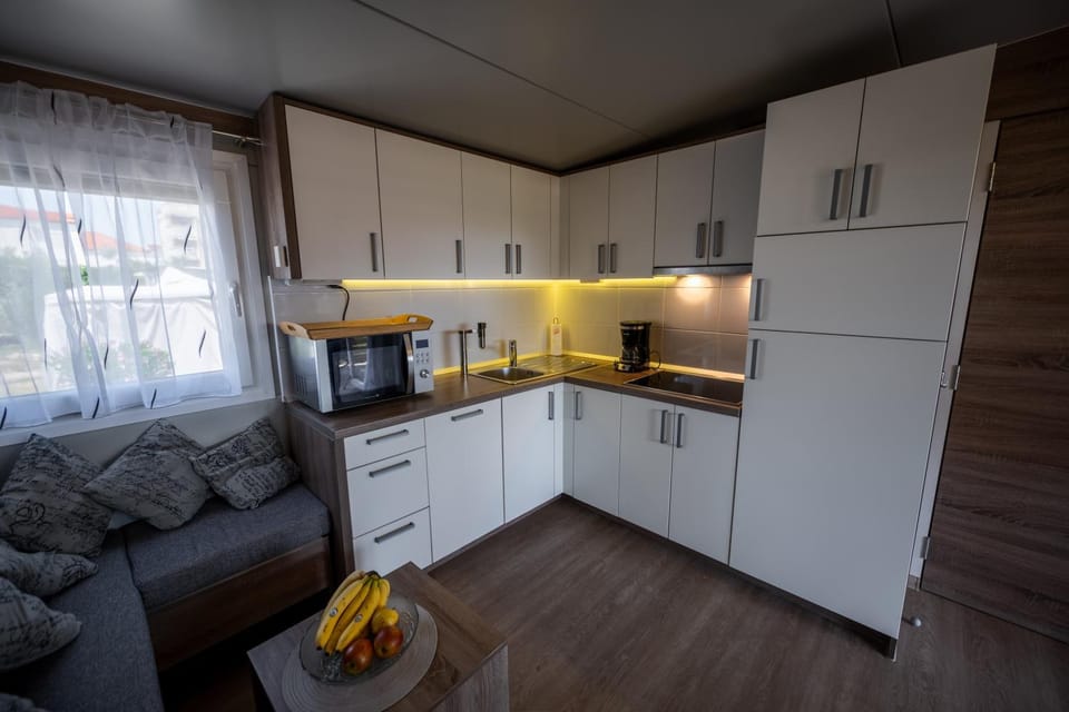 Kitchen or kitchenette, kitchen