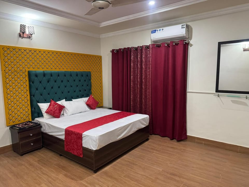 Bed, Bedroom, air conditioner